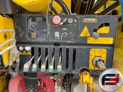 2004 INTERNATIONAL 7500 14 BOOM TRUCK VIN: 1HTWNADR84J014600