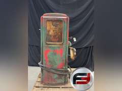 1947 TOKHEIM, GAS PUMP, UNRESTORED SN# 897559 MODEL 39