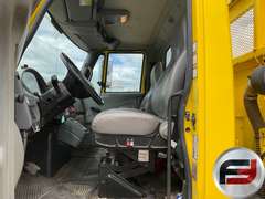 2004 INTERNATIONAL 7500 14 BOOM TRUCK VIN: 1HTWNADR84J014600