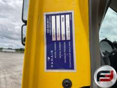 2004 INTERNATIONAL 7500 14 BOOM TRUCK VIN: 1HTWNADR84J014600