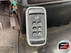 2004 INTERNATIONAL 7500 14 BOOM TRUCK VIN: 1HTWNADR84J014600