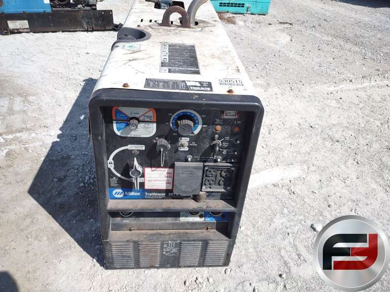 MILLER TRAILBLAZER 310D 300 AMP PORTABLE WELDER SN: LC817101