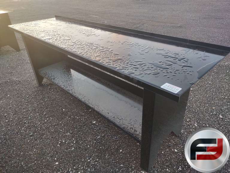UNUSED KC METAL WORK BENCH