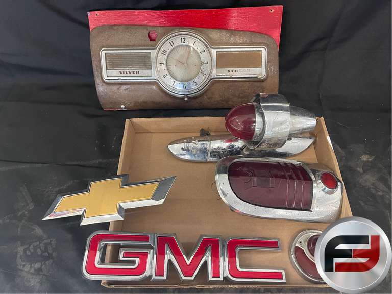 FLAT OF MISC VEHICIAL BADGES AND EMBLEMS