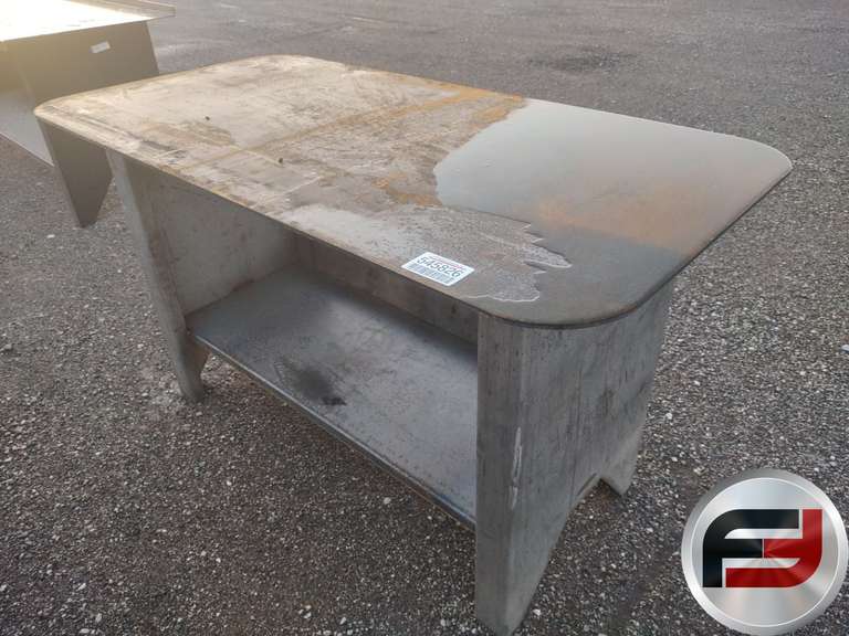 UNUSED KC WELDING TABLE