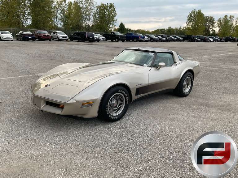 1982 CHEVROLET CORVETTE COLLECTOR EDITION VIN: 1G1AY0785C5111264