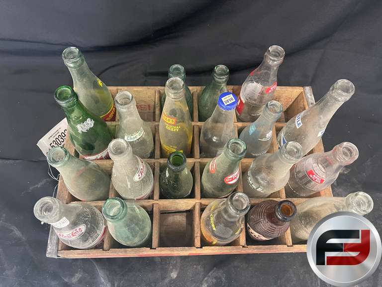 VINTAGE PEPSI WOOD CRATE WITH BOTTLES