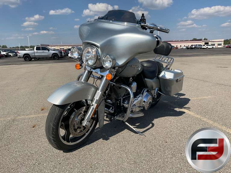 2010 HARLEY-DAVIDSON STREET GLIDE MOTORCYCLE VIN: 1HD1KB417AB608034