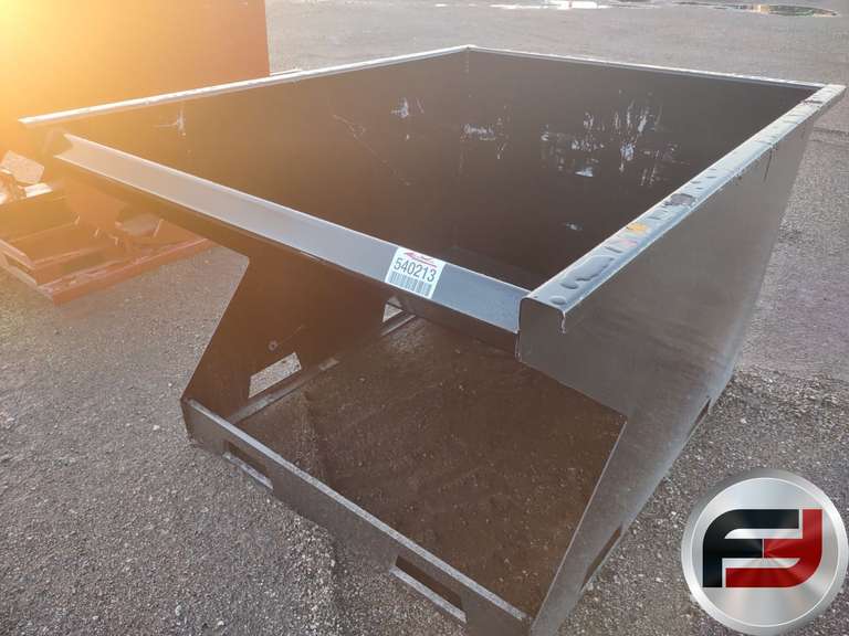 UNUSED KC STANDARD DUTY 1.5 CY CAPACITY DUMPING HOPPER