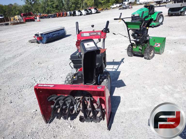 YARD MACHINE 30' WALK BEHIND SNOW BLOWER SN: 1H120B30218