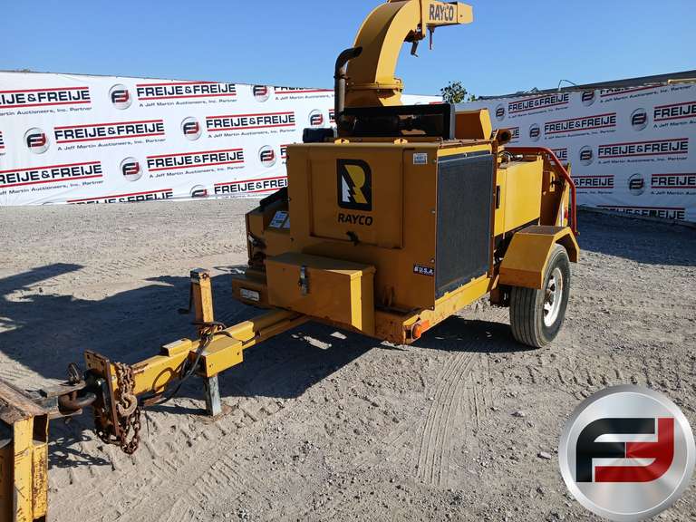 2016 RAYCO RC1522G-130 PORTABLE CHIPPER SN: 1R9961519GW210015