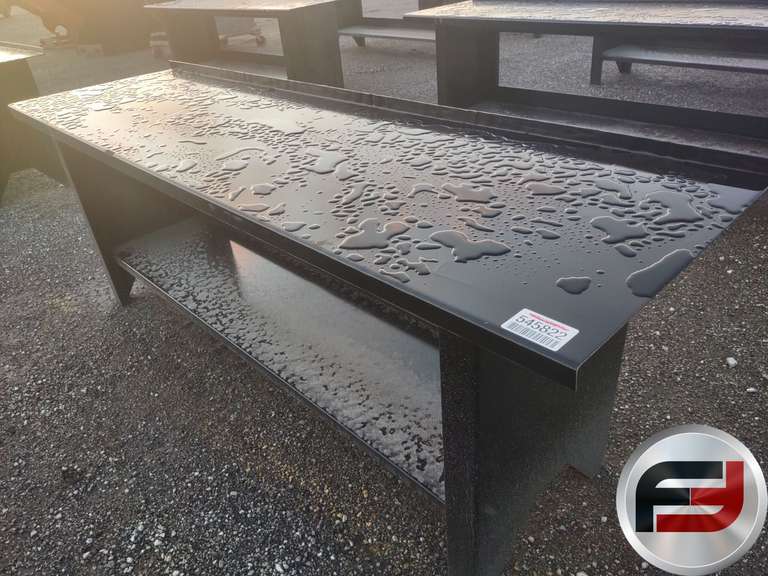 UNUSED KC METAL WORK BENCH