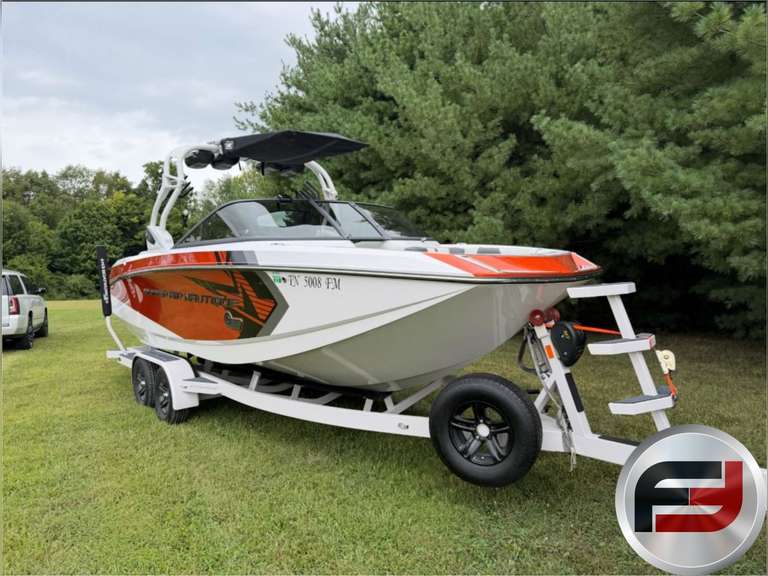 2015 NAUTIQUE G23 SKI BOAT  VIN CTC54160J415