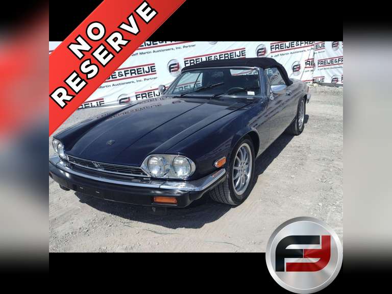 1988 JAGUAR XJS CONVERTIBLE VIN: SAJNV5847JC143475