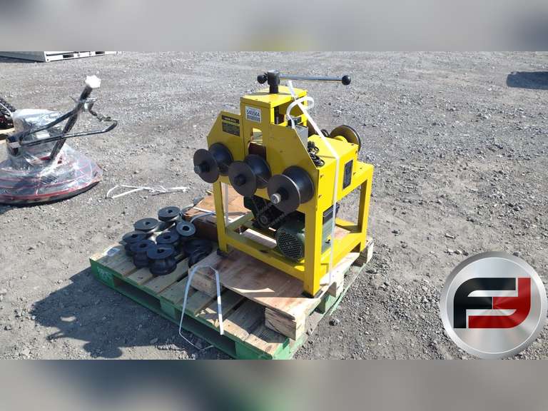 PIPE BENDING MACHINE WITH MUTIPLE SIZE DIES