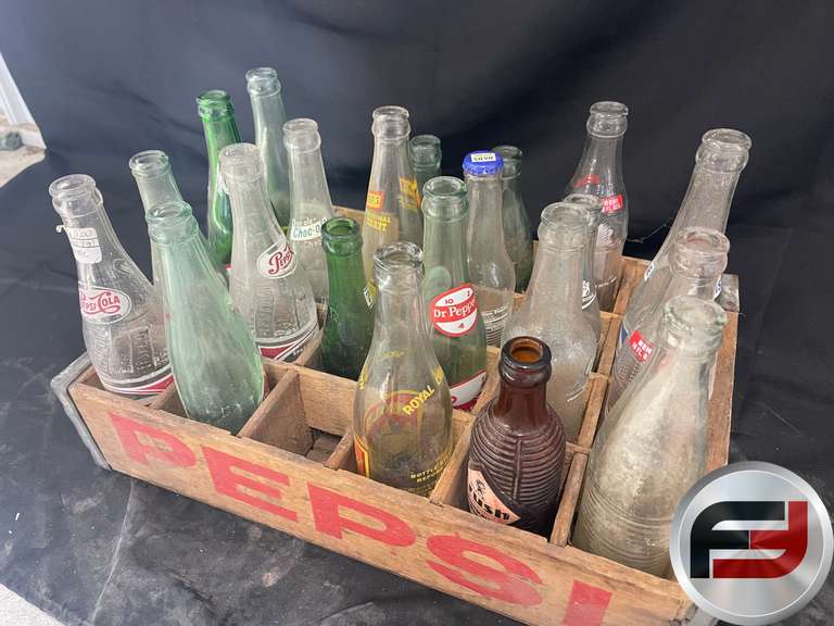 VINTAGE PEPSI WOOD CRATE WITH BOTTLES