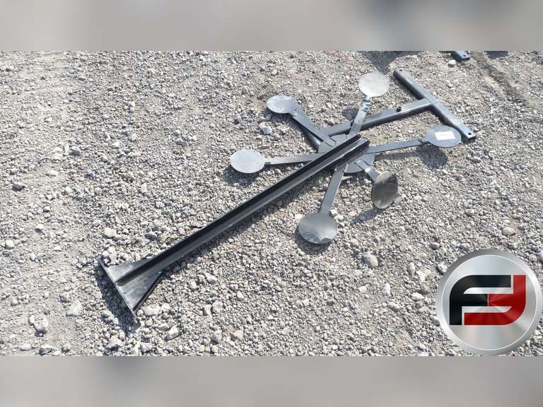2025 UNUSED WINDMILL SHAPED SHOOTING TARGET 1 ARM BENT