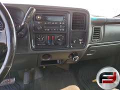 2005 GMC SIERRA 2500HD VIN: 1GTHK242X5E193871 4X4 REGULAR CAB PICKUP