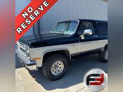 1987 CHEVROLET  SILVERADO K-5 BLAZER 4X4 SUV VIN: 1GNEV18K4HF187777