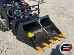 UNUSED 2025 DERETTE V1000 STAND ON MULTI TERRAIN LOADER SN: 25015512