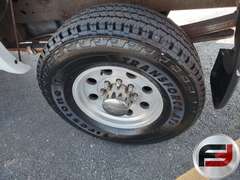 2005 GMC SIERRA 2500HD VIN: 1GTHK242X5E193871 4X4 REGULAR CAB PICKUP