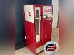 COCA-COLA VINTAGE BOTTLE MACHINE