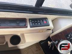 2006 FREIGHTLINER MC FRONT ENGINE MOTOR HOME CHASSIS VIN: 4UZACLBW86CX25573 MOTORHOME