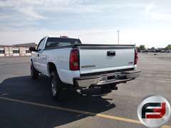 2005 GMC SIERRA 2500HD VIN: 1GTHK242X5E193871 4X4 REGULAR CAB PICKUP