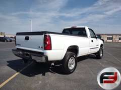 2005 GMC SIERRA 2500HD VIN: 1GTHK242X5E193871 4X4 REGULAR CAB PICKUP