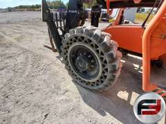 2017 JLG 10054 10000 LB TELESCOPIC FORKLIFT SN: 0160081379