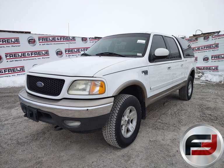 2002 FORD F-150 LARIAT CREW CAB 4X4 PICKUP VIN: 1FTRW08L62KB79415