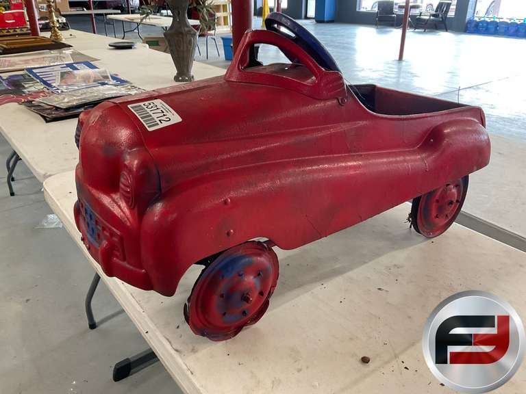 VINTAGE MURRAY PEDAL CAR,