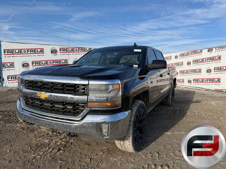 2016 CHEVROLET SILVERADO LT CREW CAB 4X4 PICKUP VIN: 3GCUKREC8GG106785