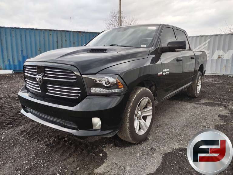 2016 RAM 1500 SPORT CREW CAB 4X4 PICKUP VIN: 1C6RR7MT2GS391197