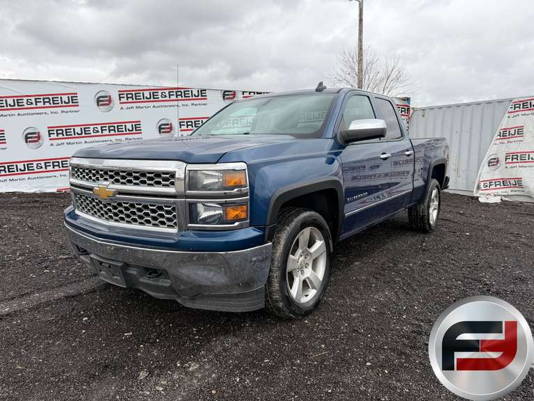 2015 CHEVROLET SILVERADO DOUBLE CAB 4X4 PICKUP VIN: 1GCVKPEC8FZ343641