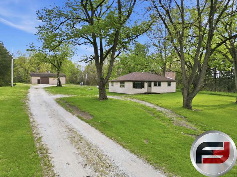3583 W 600 N RENSSELAER, INDIANA 47978 PARCEL 1: 35+/- ACRES WITH 1,120 SQ FT HOUSE WITH 280 SQ FT U