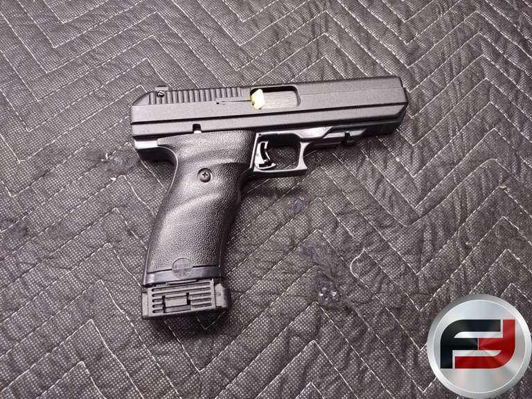 HI-POINT FIREARMS MODEL JCP .40 SMITH & WESSON SN: X7180322