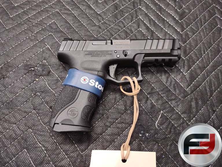STOEGER INDUSTRIES MODEL STR-9 9MM SN: T6429-24U00394