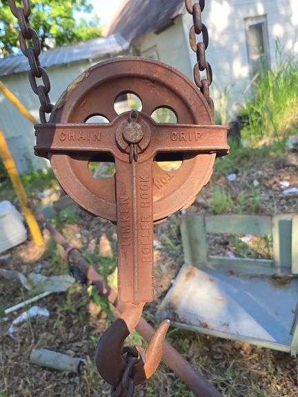 Timken 1½ ton chain Hoist (on A-Frame)