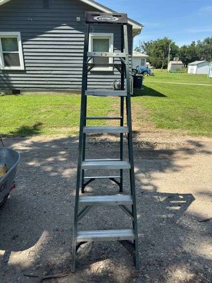Werner 7' fiberglass step Ladder