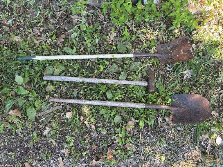 2 shovels & Splitting Maul