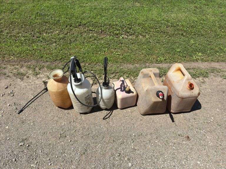 2 Gas Jugs & 2 hand Sprayers