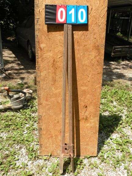 Post Hole Diggers w/sq. tubing Handles