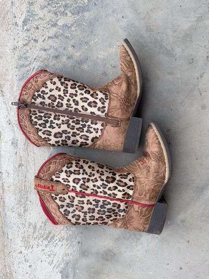M&F Western Products girl's Boots, size 10
