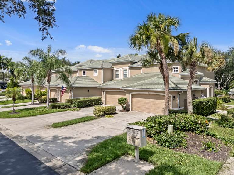 Cypress Woods Condo Retreat
