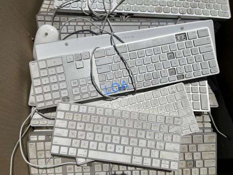 School Surplus- Aprx(117)pcs of Apple Keyboards