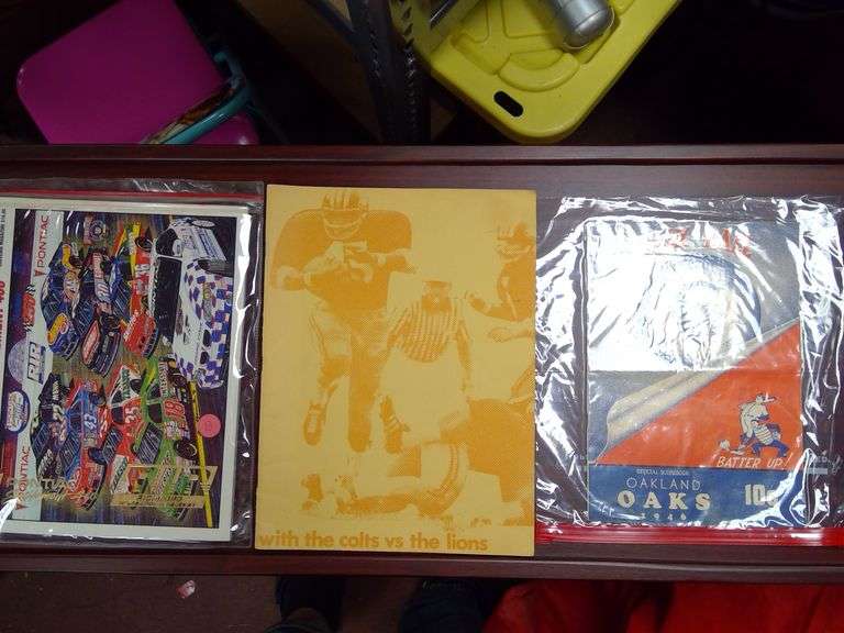 1969 JAYCEE CHARITY CLASSIC, 1946 OAKLAND OAKS SCOREBOOK AND 1998 PONTIAC 400 PROGRAMS