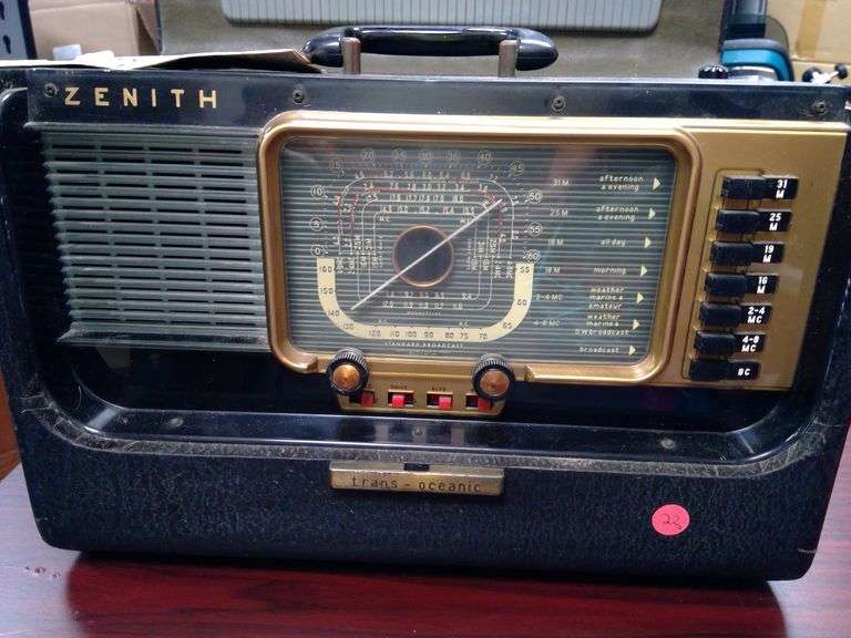 1950'S ZENITH TRANS OCEANIC SHORTWAVE RADIO