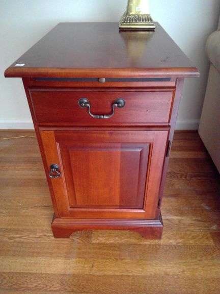 Riverside Furniture End Table