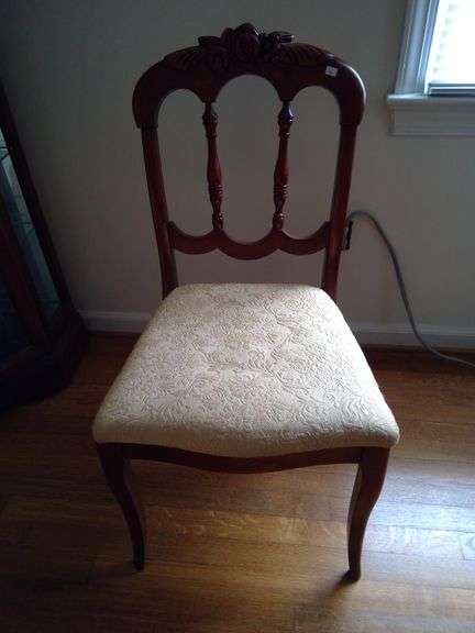 Queen Anne Style Chair